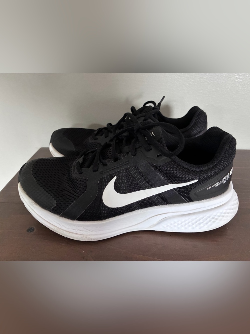 Nike Men's Run Swift 2 Black and White Athletic Running Shoes, Size 7 (Men)